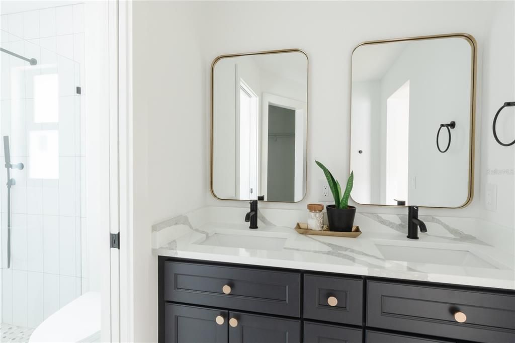 Bathroom, Dual Sink Vanities, Interior