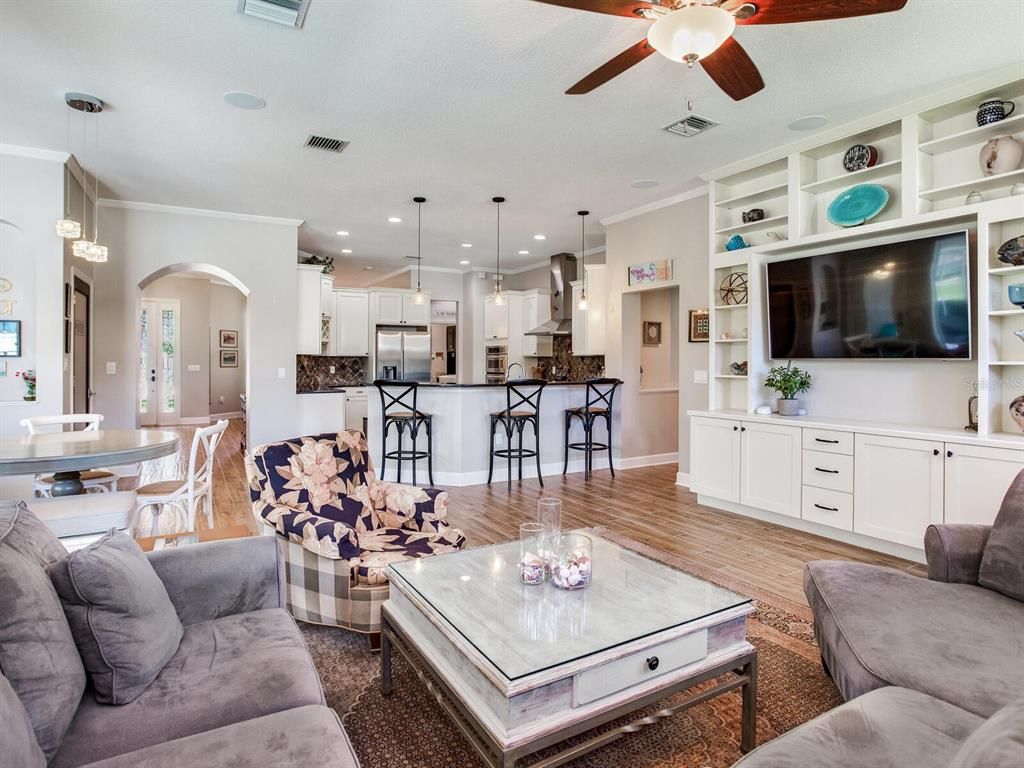 Dining room, Interior, Kitchen, Living room, Pendant Lights, Recessed Lighting, Stainless Steel Appliances, Wood Texture Flooring