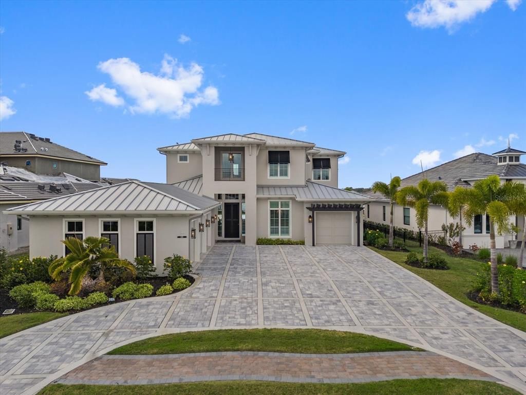 Attached, Exterior, Facade, Mediterranean