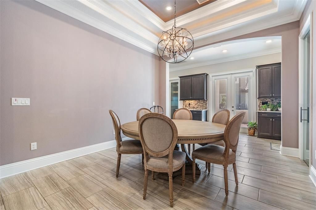 Chandelier, Dining room, Interior, Recessed Lighting, Wood Texture Flooring