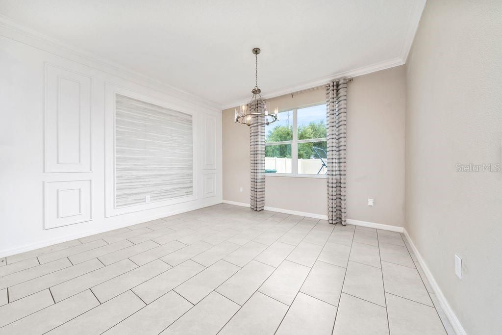 Empty room, Interior, Pendant Lights