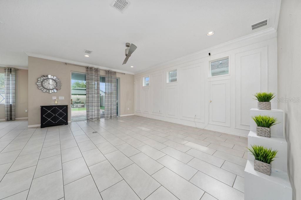 Empty room, Interior, Recessed Lighting