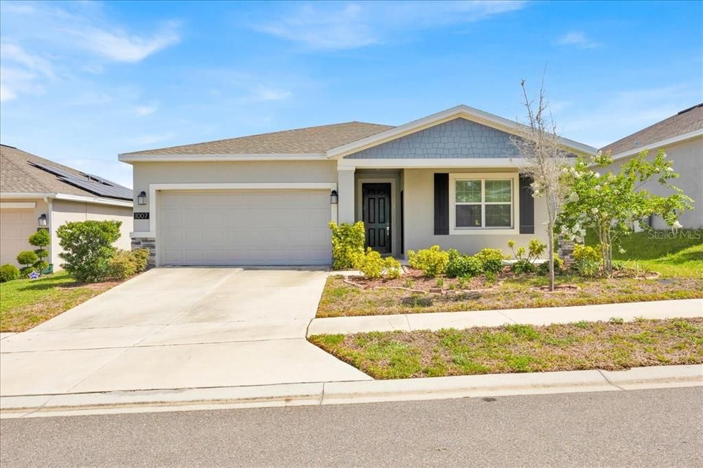 Attached, Exterior, Facade, Solar Panels, Ranch