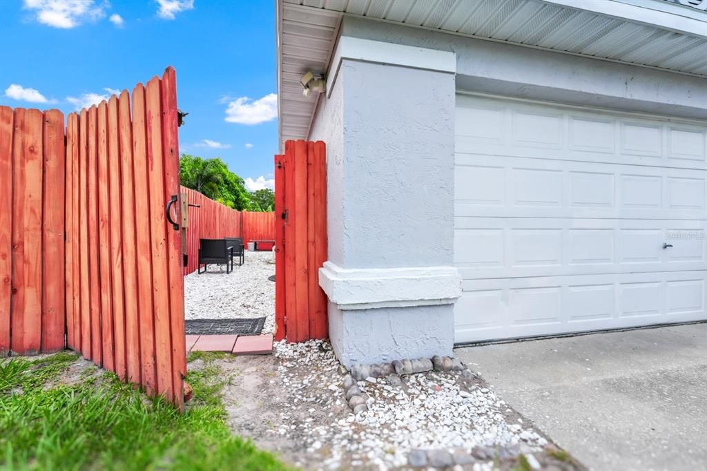 Detached Garage, Exterior