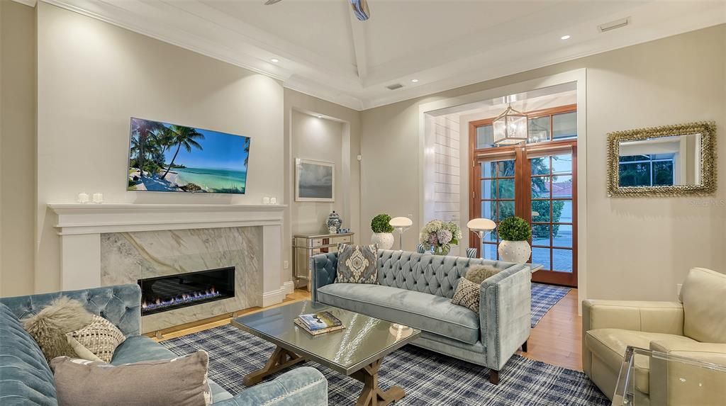 Fireplace, Interior, Living room, Pendant Lights, Recessed Lighting, Wood Texture Flooring