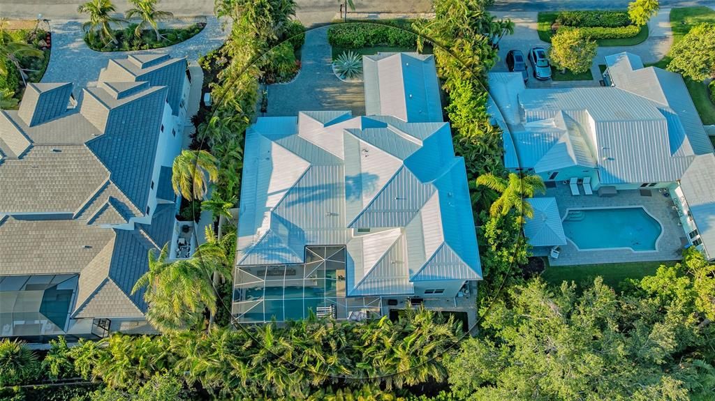 Exterior, Drone