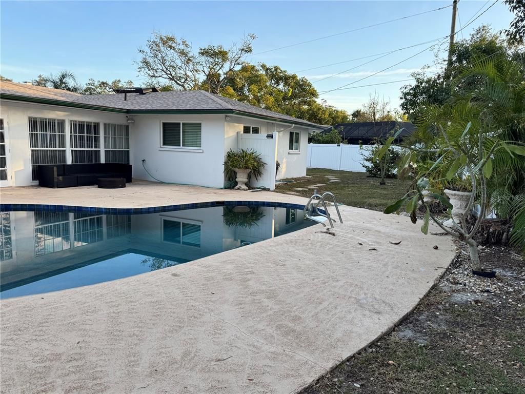 Backyard, Exterior, Pool