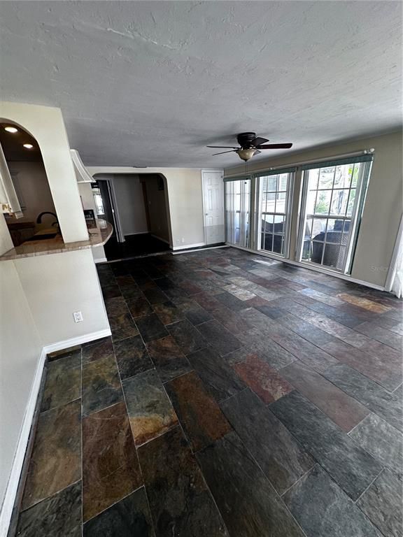 Empty room, Interior, Recessed Lighting