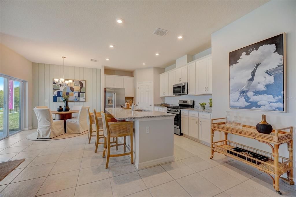 Dining room, Interior, Kitchen, Pendant Lights, Recessed Lighting, Stainless Steel Appliances
