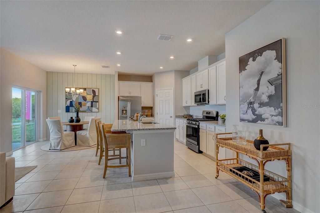 Dining room, Interior, Kitchen, Pendant Lights, Recessed Lighting, Stainless Steel Appliances