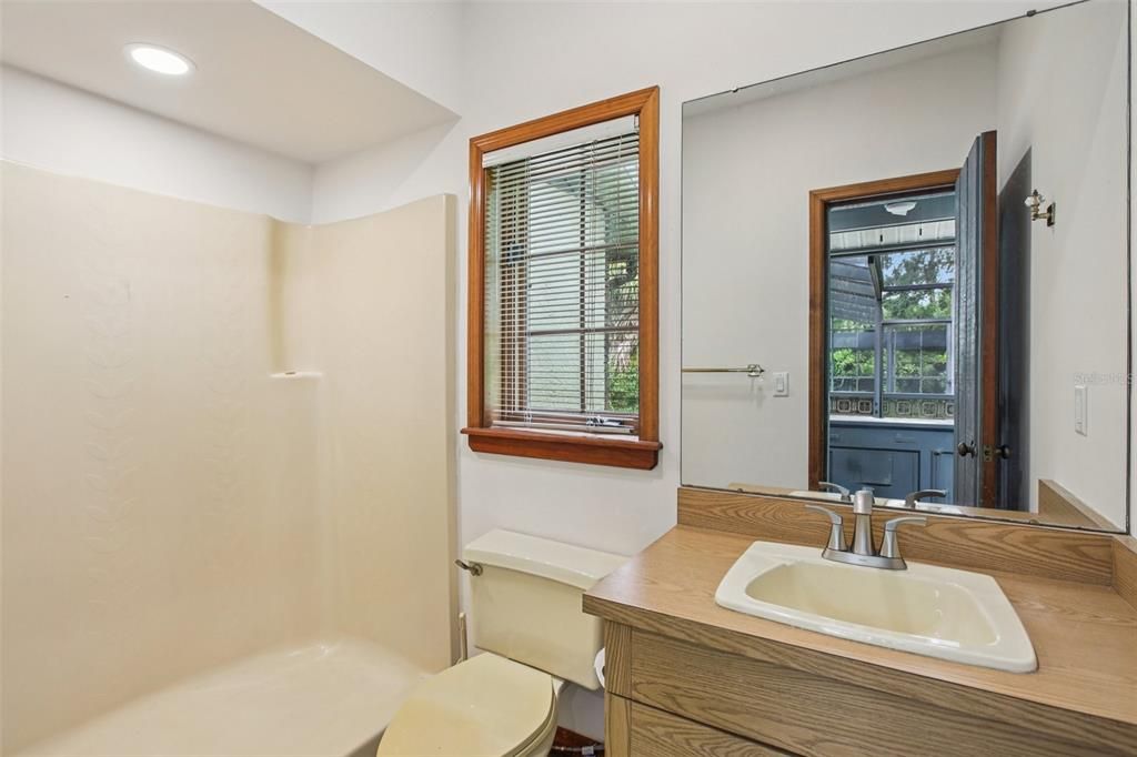 Bathroom, Interior, Recessed Lighting