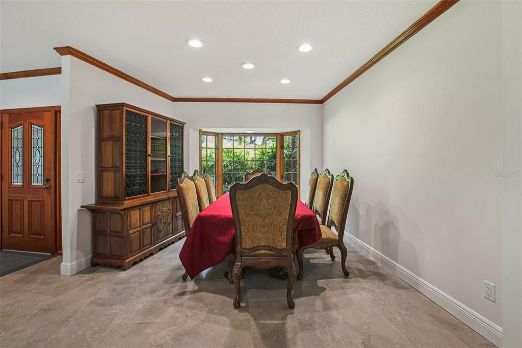 Dining room, Interior, Recessed Lighting