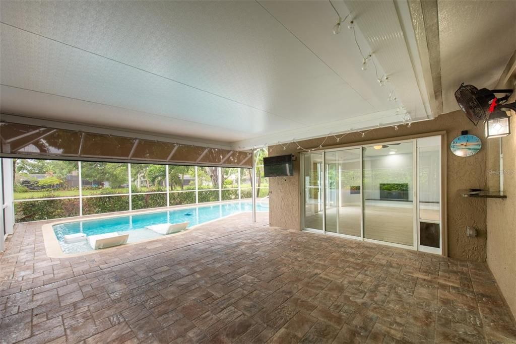 Interior, Pool, Sun Room