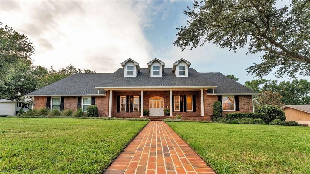 Exterior, Facade, Brick Facade, Ranch