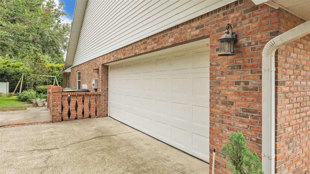 Detached Garage, Exterior