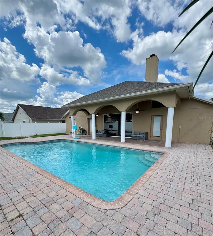 Exterior, Pool