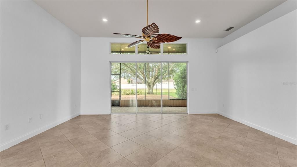 Empty room, Interior, Recessed Lighting