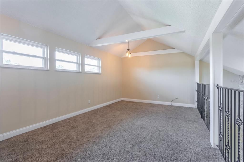 Empty room, Interior, Pendant Lights