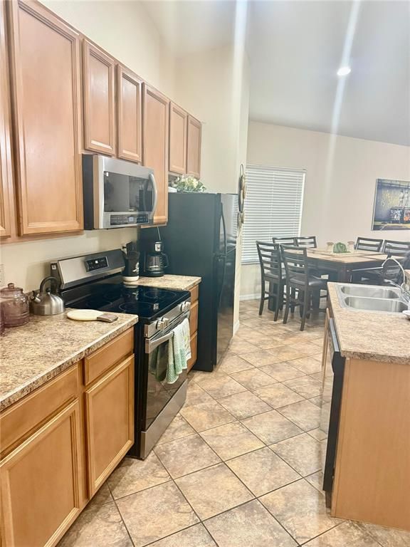 Dining room, Interior, Kitchen, Recessed Lighting