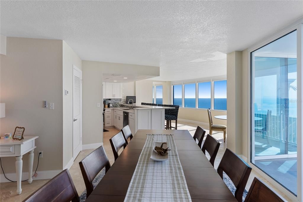 Dining room, Interior, Kitchen, Recessed Lighting, Water