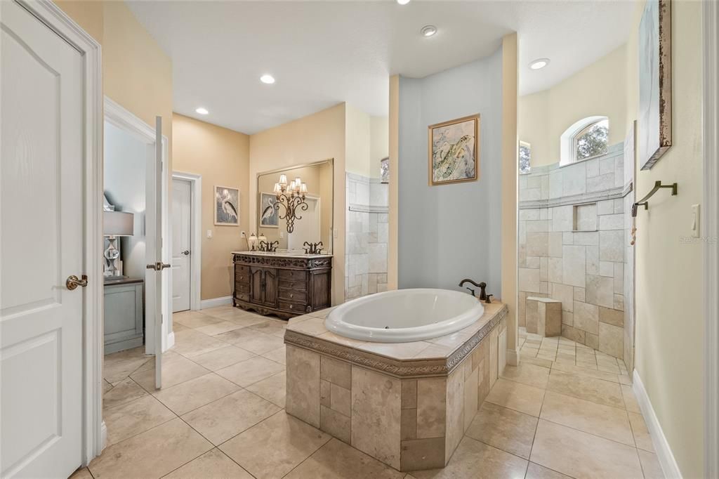Bathroom, Interior, Recessed Lighting