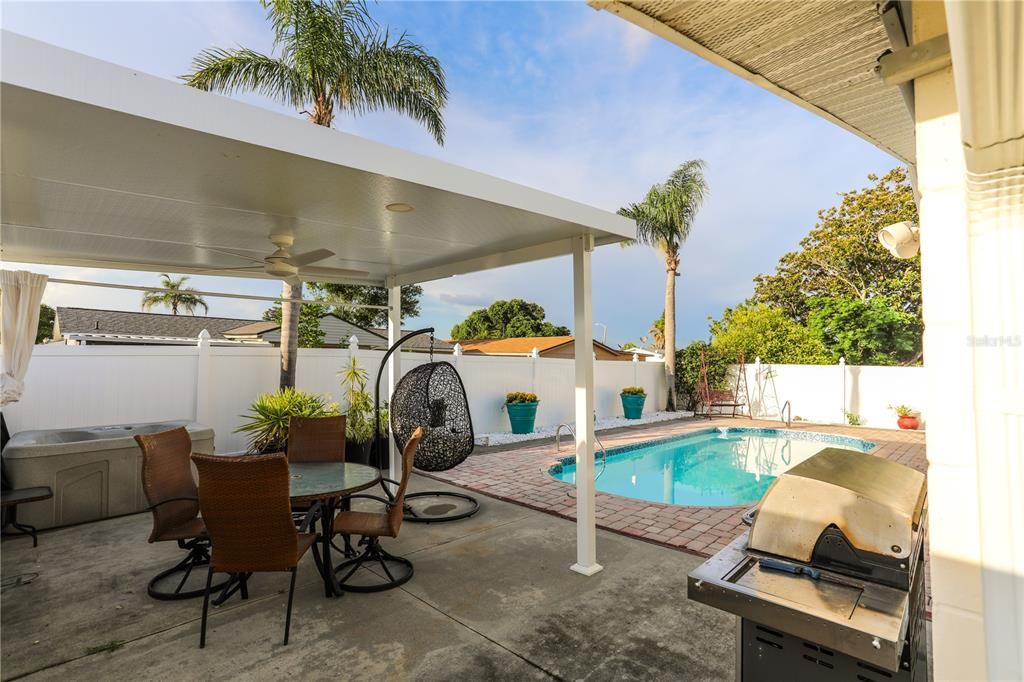 Exterior, Pool