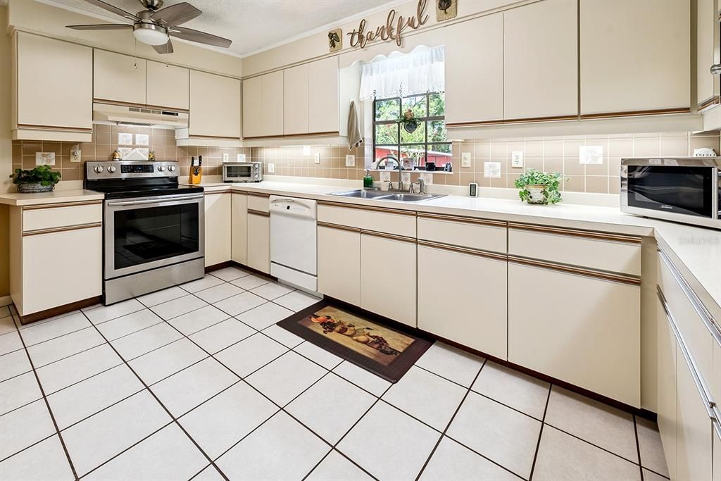 Interior, Kitchen, Stainless Steel Appliances