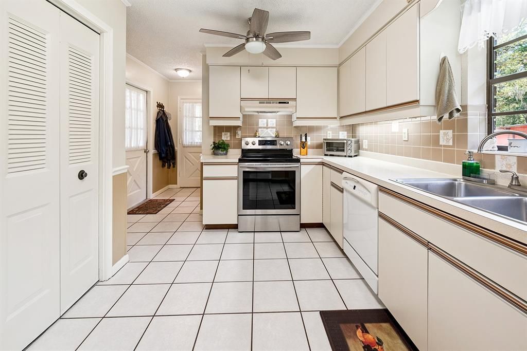 Interior, Kitchen, Stainless Steel Appliances