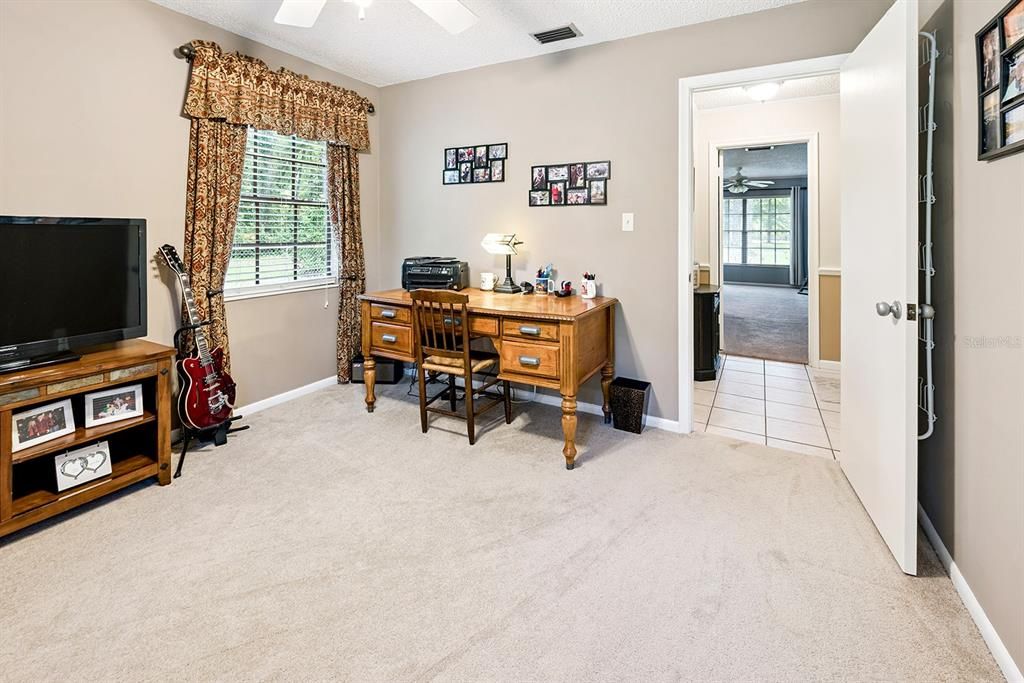 Home Office, Interior