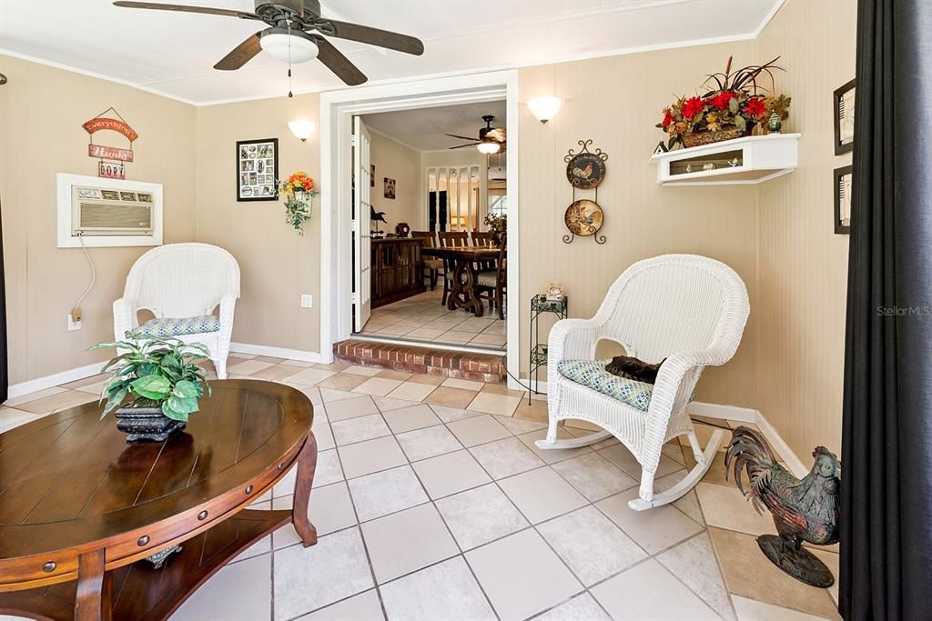 Dining room, Interior