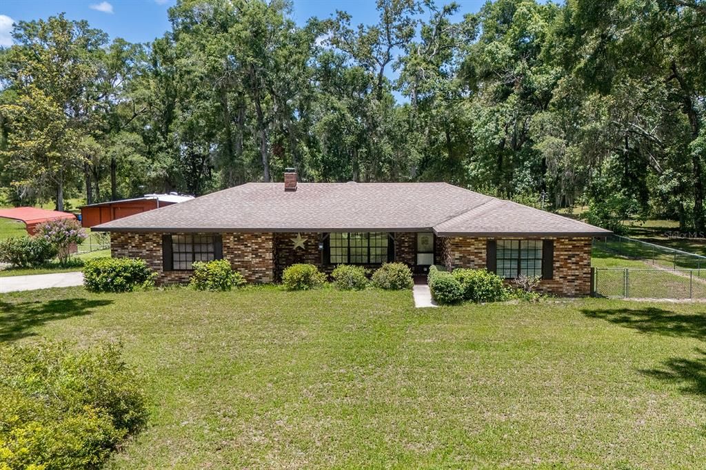 Backyard, Exterior, Facade, Brick Facade, Ranch