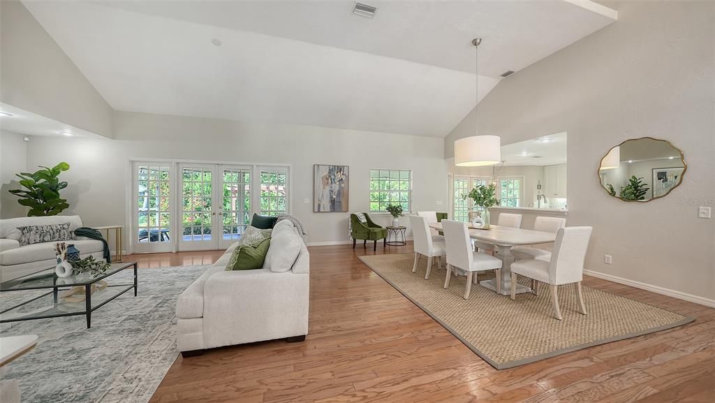 Dining room, Interior, Living room, Pendant Lights, Recessed Lighting, Wood Texture Flooring