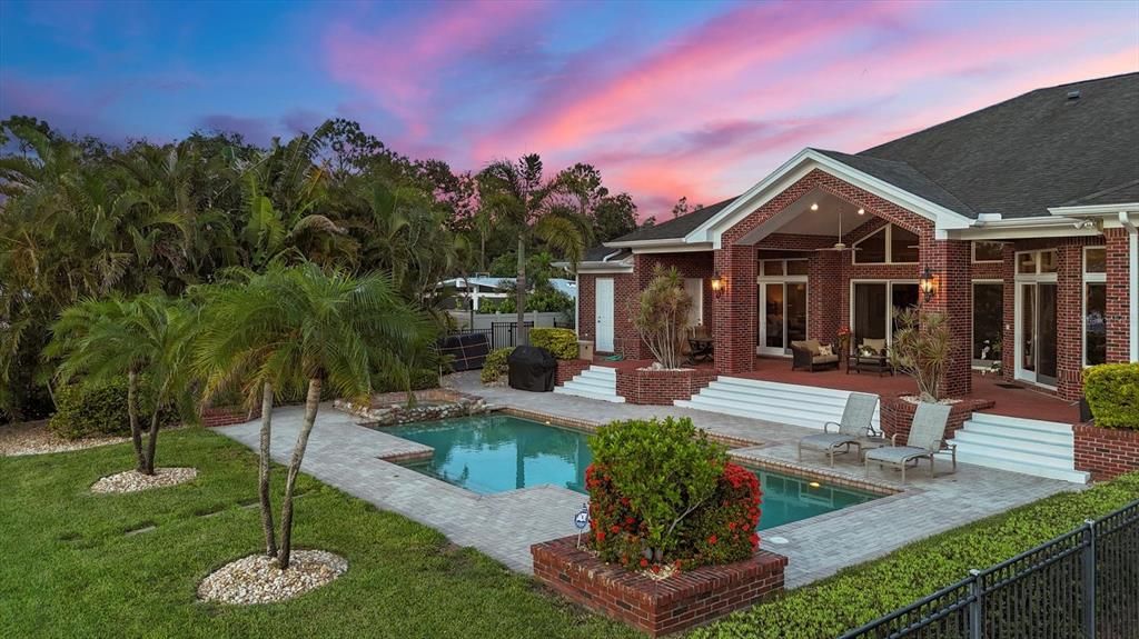Exterior, Pool