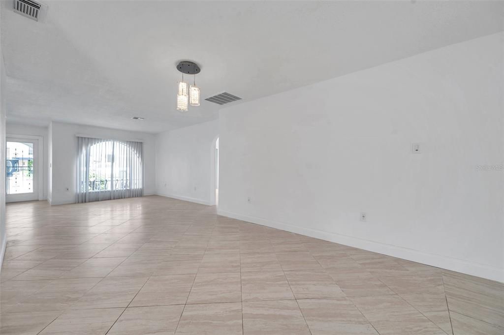 Empty room, Interior, Pendant Lights