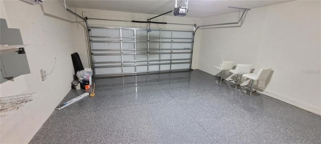 Garage, Interior