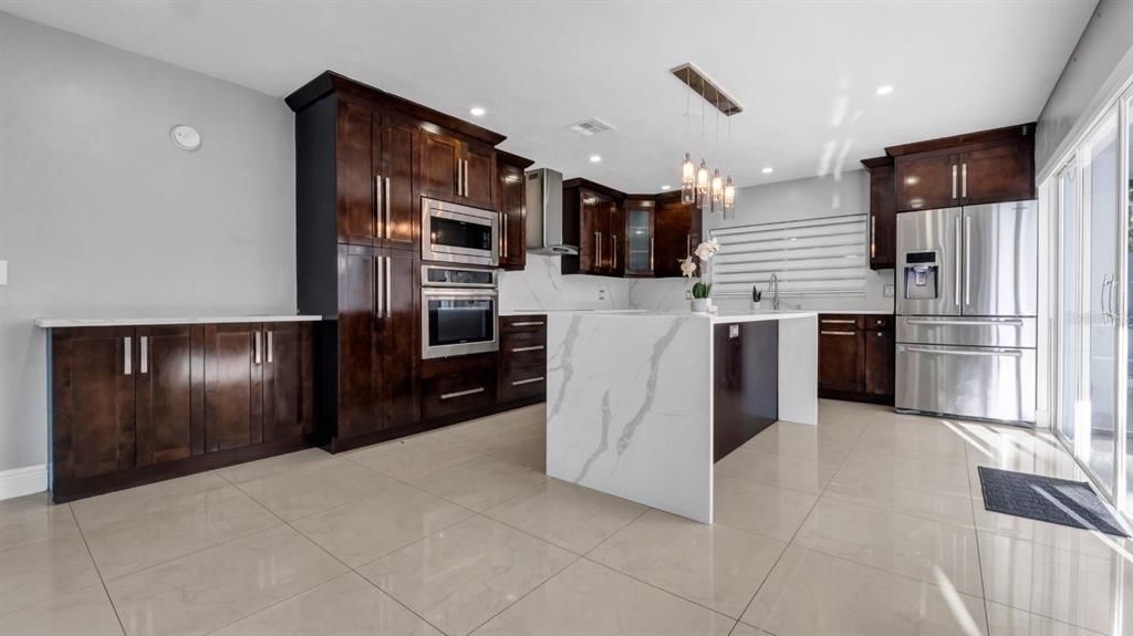 Chandelier, Interior, Kitchen, Recessed Lighting, Stainless Steel Appliances