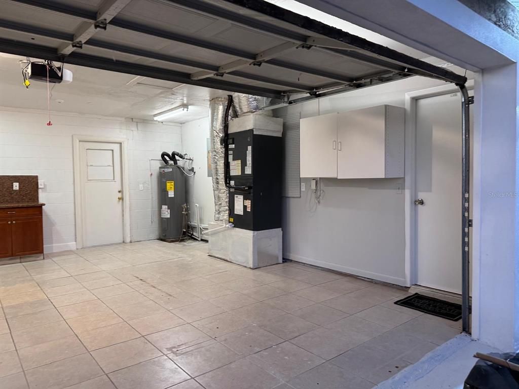 Elevator, Interior