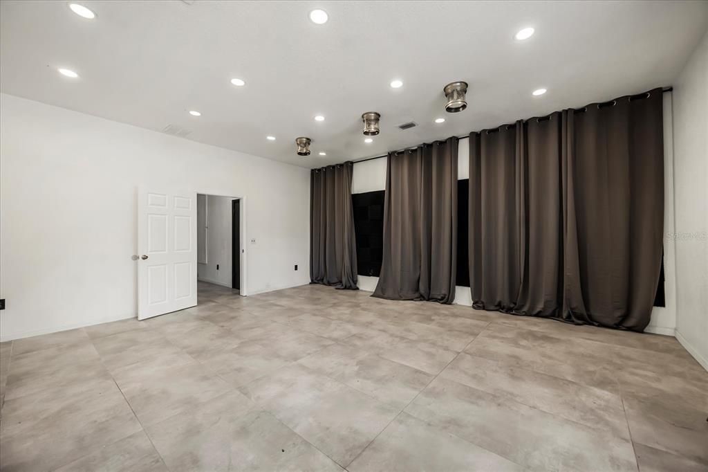 Empty room, Interior, Recessed Lighting