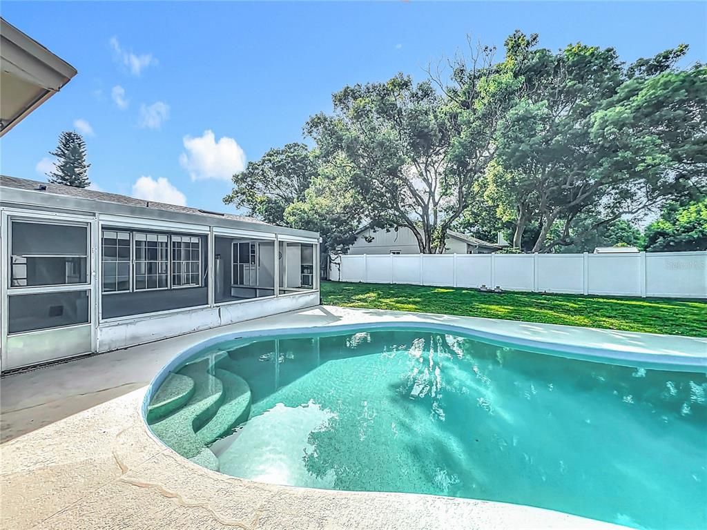 Exterior, Pool