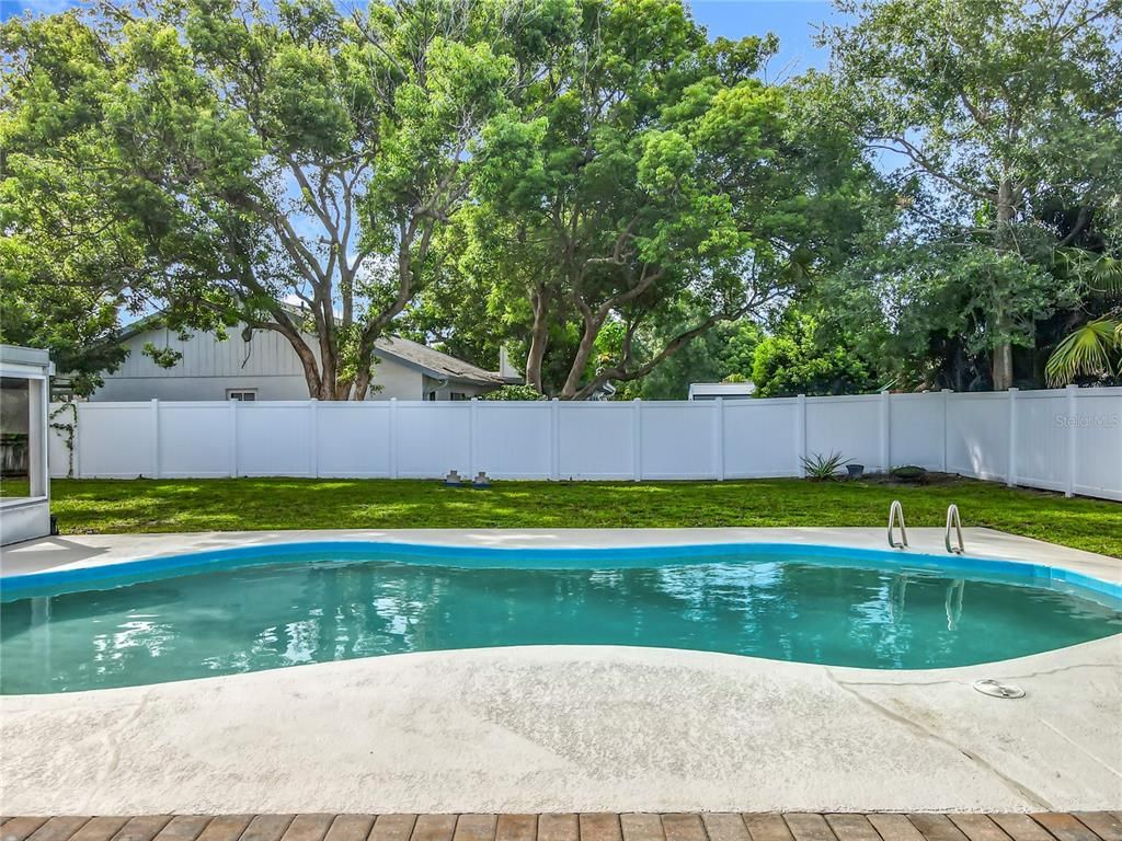 Exterior, Pool
