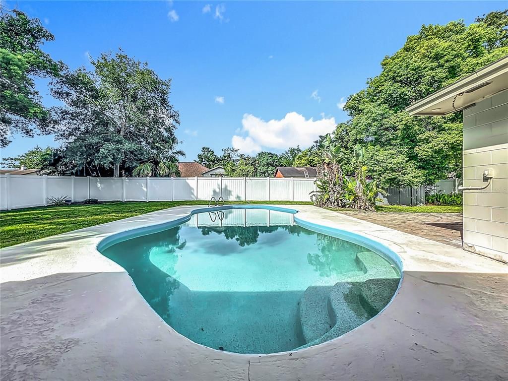Exterior, Pool