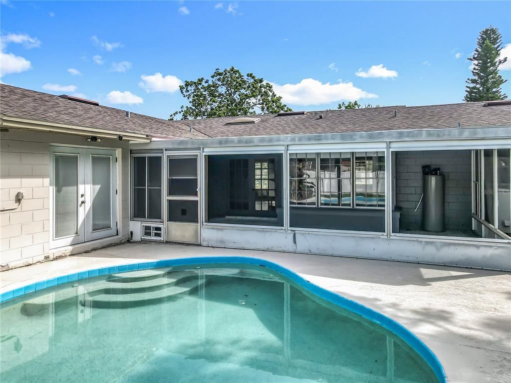 Exterior, Pool