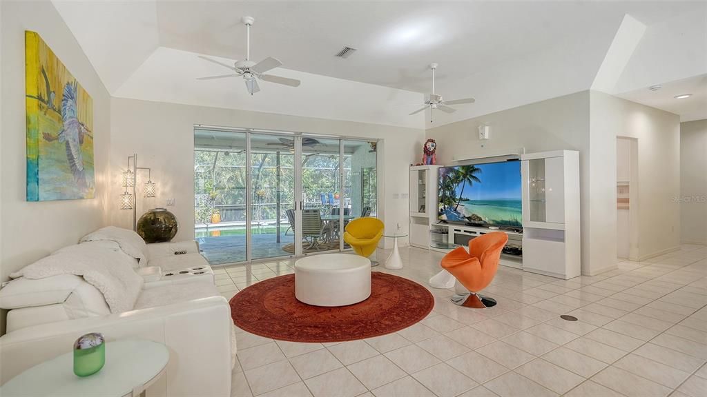 Interior, Living room, Recessed Lighting, Water