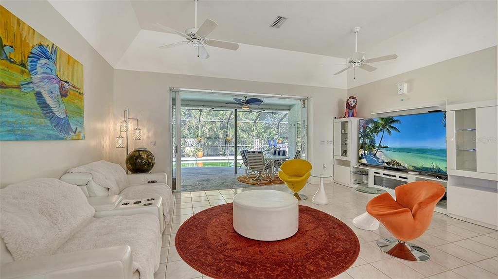 Interior, Living room, Water
