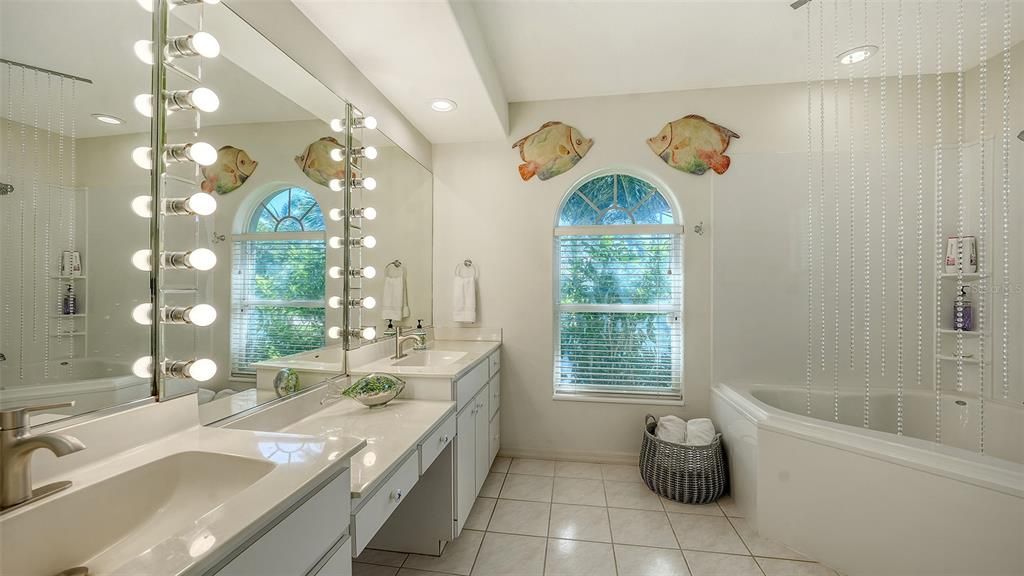 Bathroom, Dual Sink Vanities, Interior, Recessed Lighting