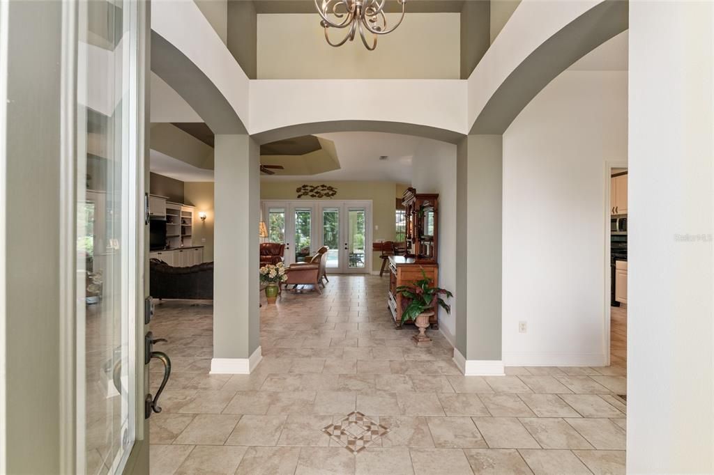 Chandelier, Interior, Living room