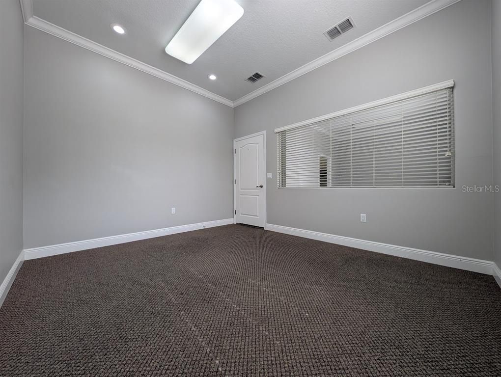 Empty room, Interior, Recessed Lighting