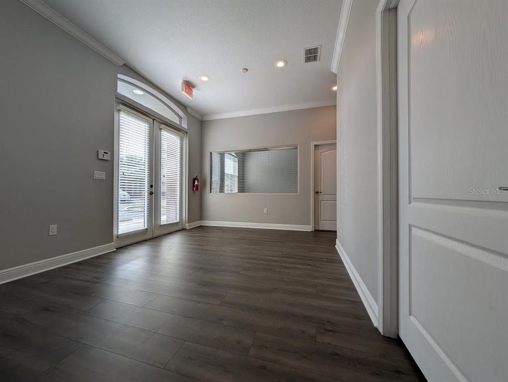 Empty room, Interior, Recessed Lighting, Wood Texture Flooring