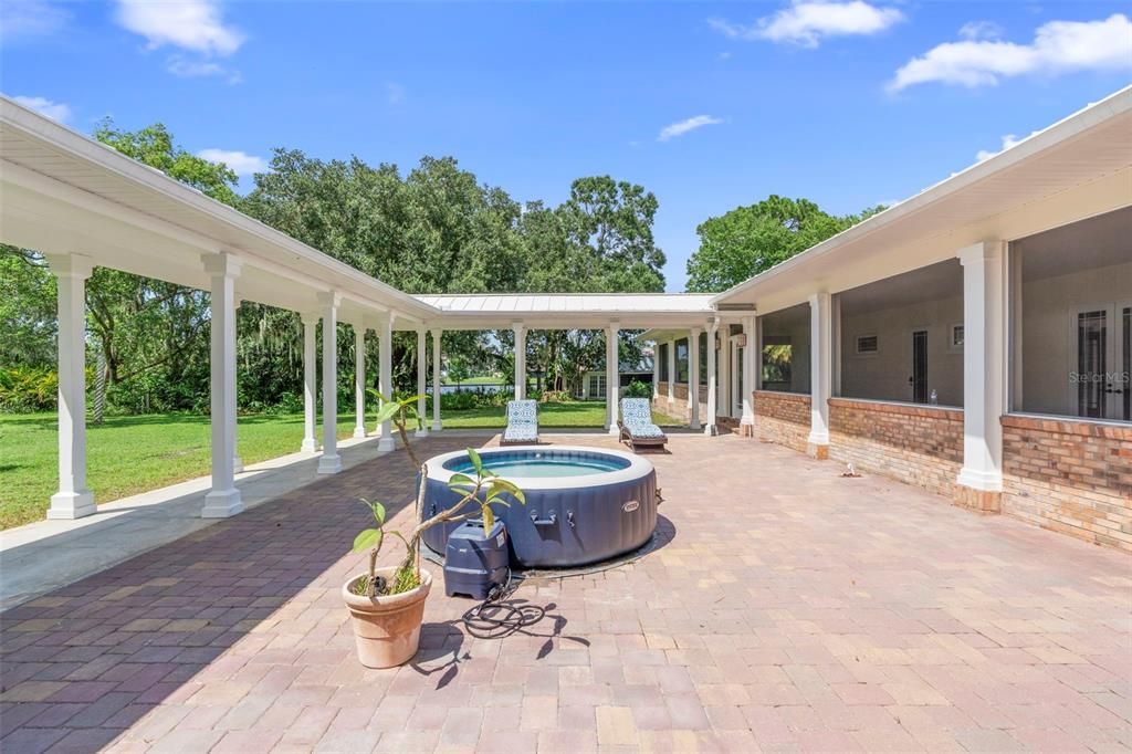 Exterior, Pool