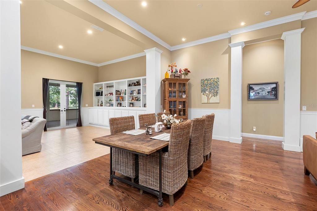 Dining room, Interior, Living room, Recessed Lighting, Wood Texture Flooring